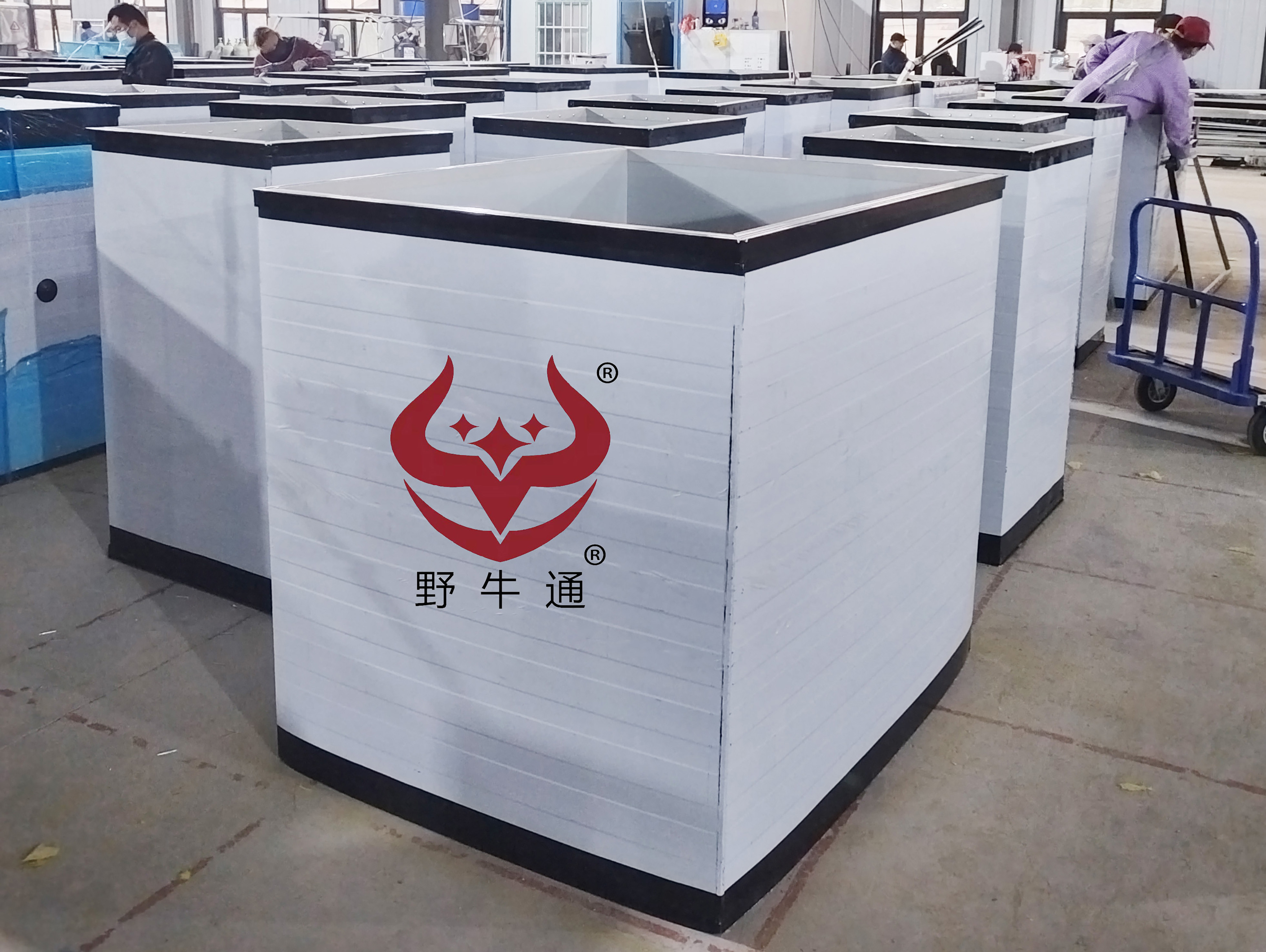 彩鋼玻纖復合風(fēng)管斷橋鋁法蘭1.jpg