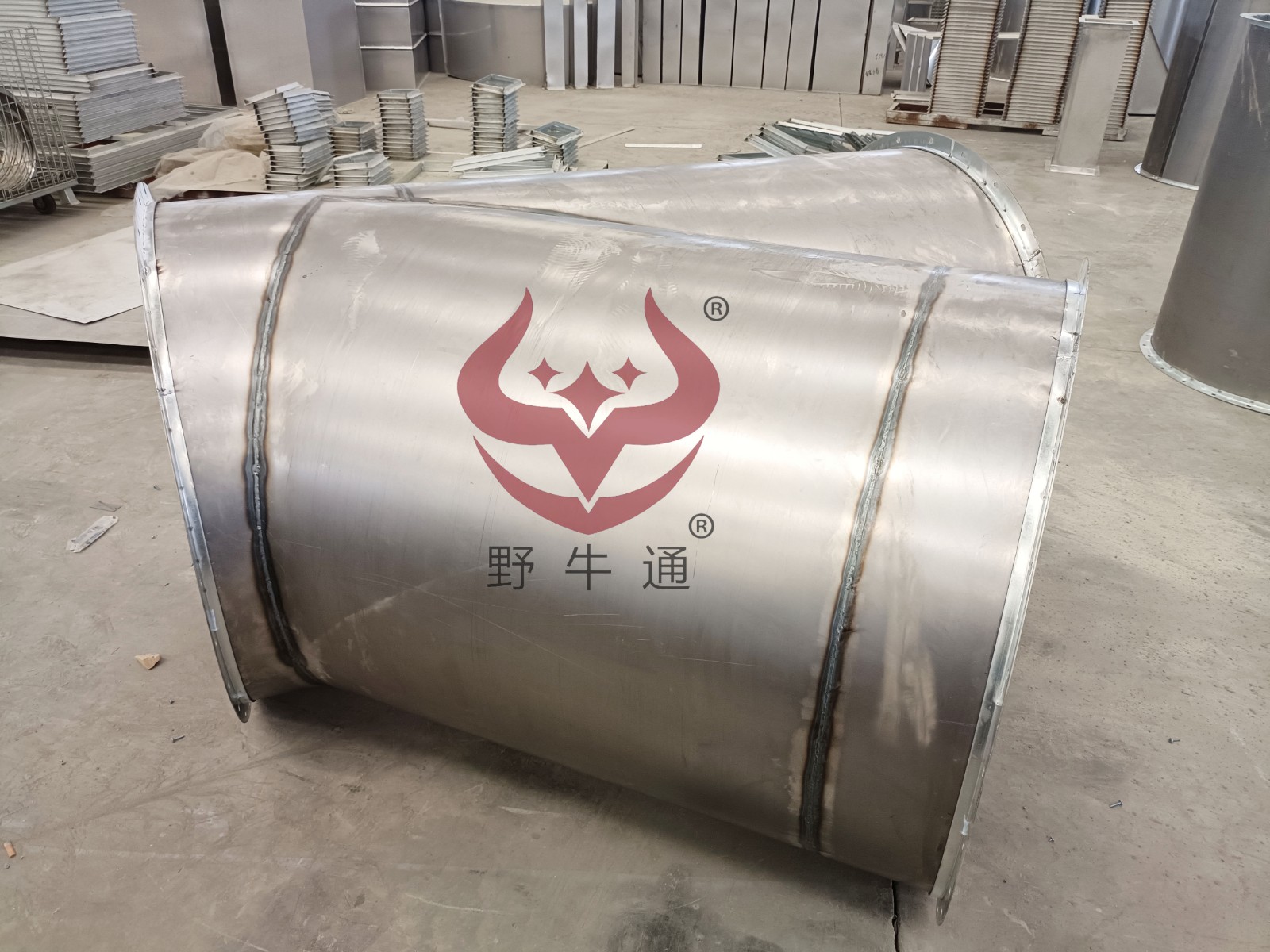 不銹鋼焊接圓管煙囪.jpg